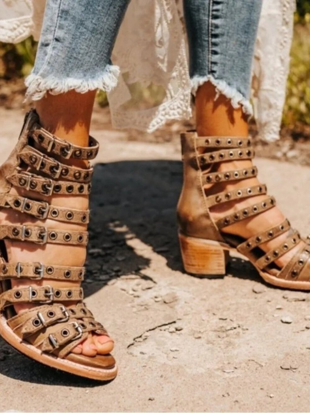 Freebird by Steven Tan Studded Multi-Strap Block Heel Sandals Size 9
